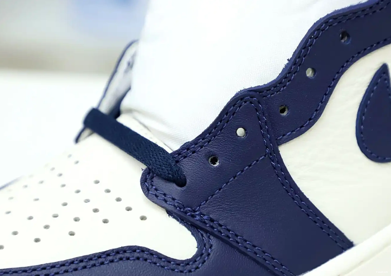 RETRO OG HIGH 'OBSIDIAN' AIR 1 JORDAN 0405
